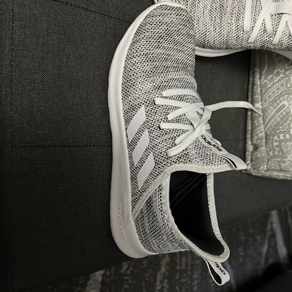 Adidas slip on women’s sneakers. - Picture 2 of 3